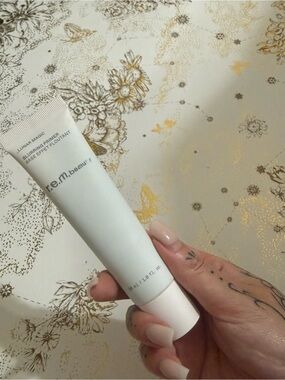 R.E.M. BEAUTY Lunar Magic Blurring Primer - White